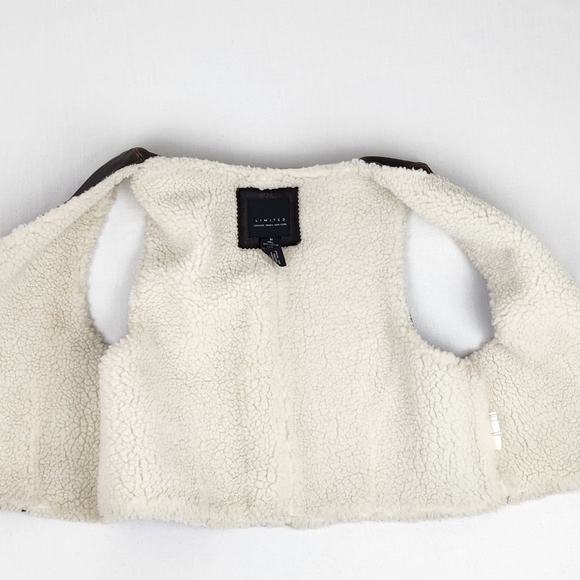 The Limited Brown Leather Sherpa Zip Up Vest. Medium - Picture 5 of 9